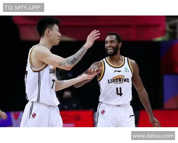 南京排球队团队协作引发热议球迷对战术配合和球员默契提出不同看法 南京排球队团队协作引发热议球迷对战术配合和球员默契提出不同看法