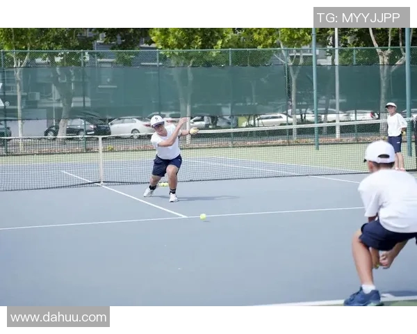 武汉网球队进攻体系解析：网球战术的创新与实践探讨