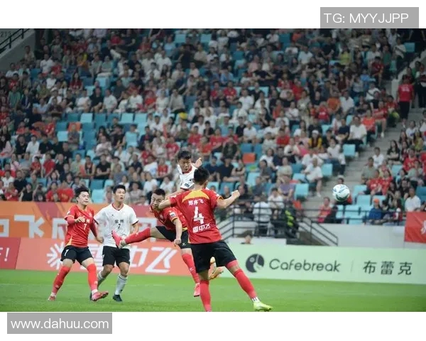 足球明星送祝福活动盛况如何球迷热情高涨齐贺佳节